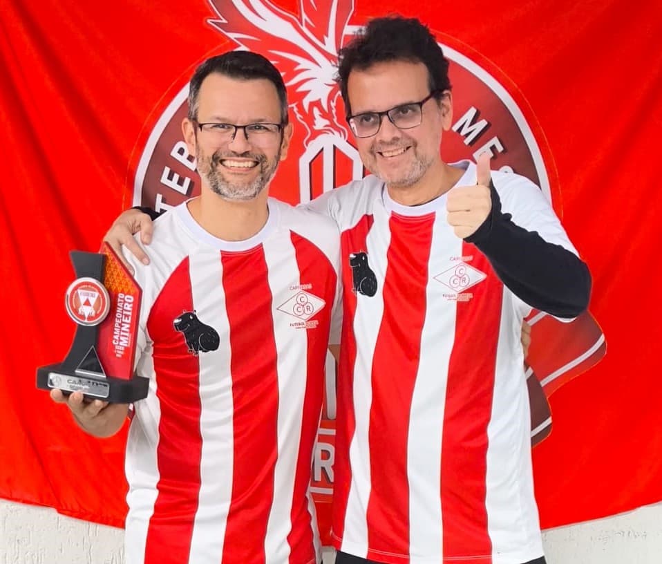  é do Campeão da Taça de Prata, Armando, à esquerda na imagem.