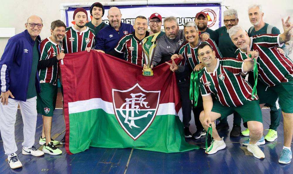 Gol no último chute dá ao Flu título com uma rodada de antecedência