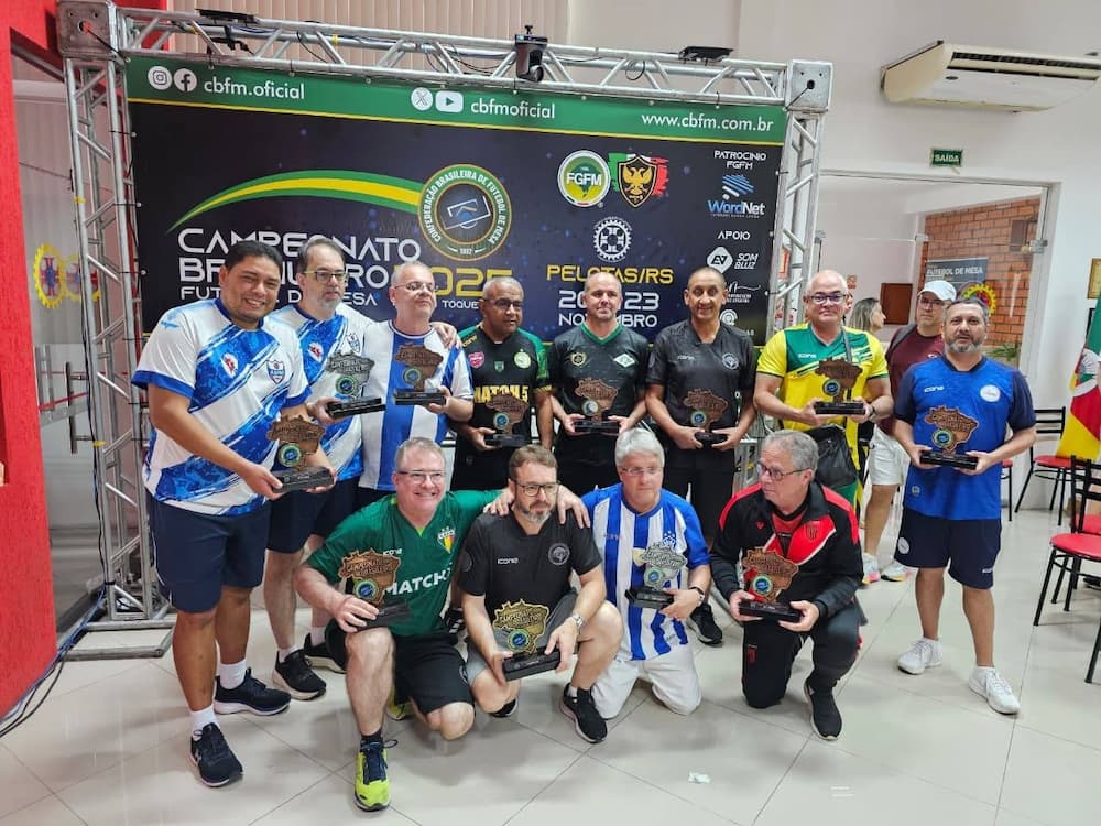 Robson Bauer conquista o bicampeonato Brasileiro de Futebol de Mesa